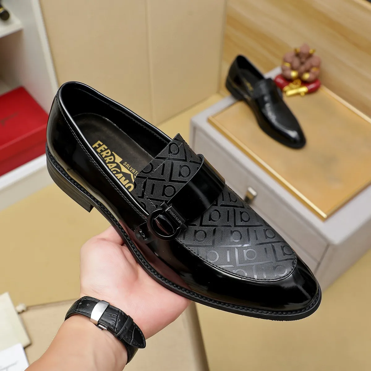 Men's shoes 💰460 Ferragamo [Ferragamo] top imported suit men's shoes 💯Original copy of the official website, product materials: selected imported embossed calfskin + luxury hardware buckle accessories ~ imported water-dyed cow 🐂 leather lining. Strong three-dimensional visual effect, original combination outsole, multiple colors available😘 Size: 39-44 (38.45.46. Customized)